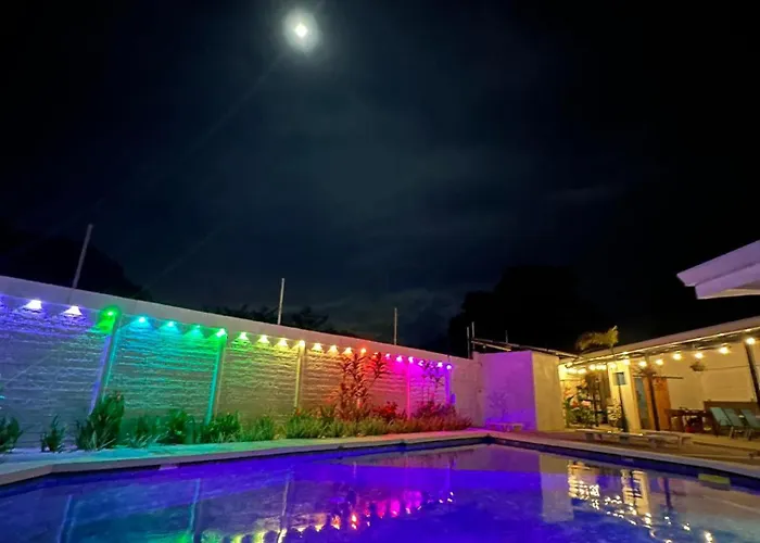 Luxury 3br- 4ba And Private Pool Hébergement de vacances *
