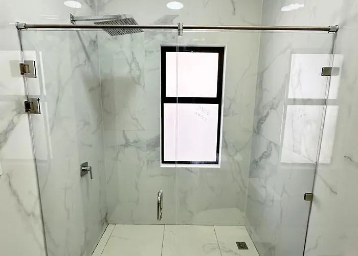 Luxury 3br- 4ba And Private Pool *
