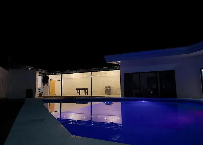 Luxury 3br- 4ba And Private Pool Hébergement de vacances